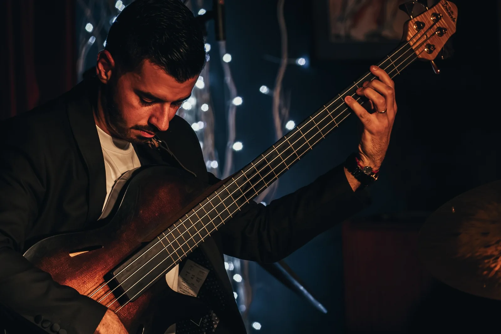 Léo Chazallet à la basse